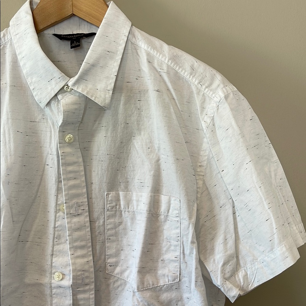 Banana Republic White Speckled Casual Button Down Shirt